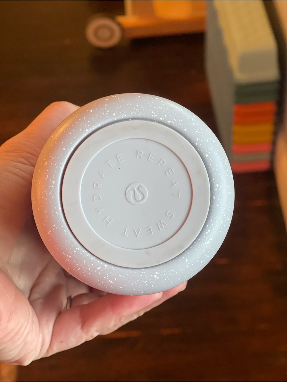 Lululemon Light Gray Speckled Stainless Bottle - Picture 4 of 8